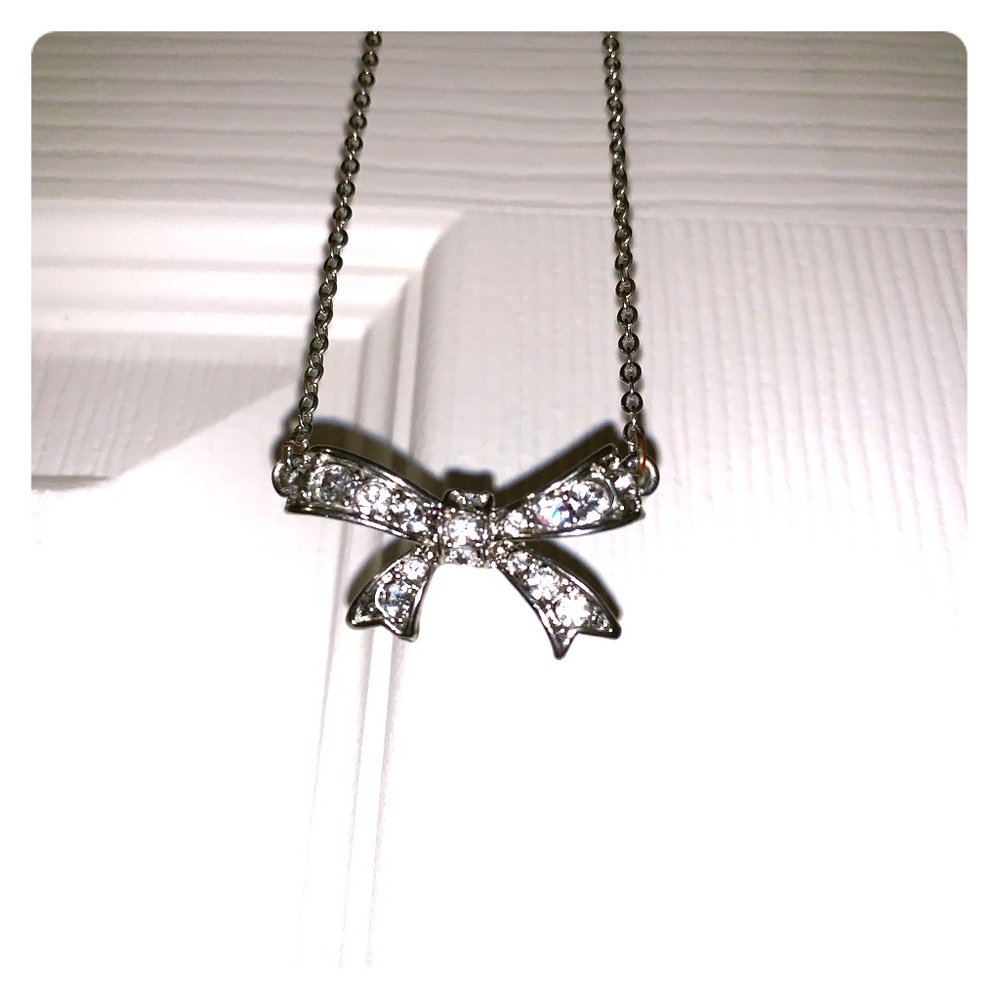 Aerie silver bow necklace